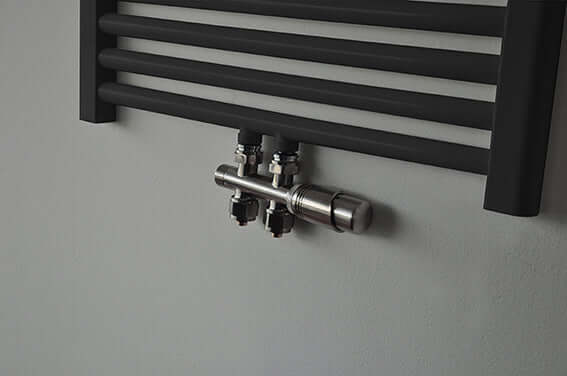 Onderblok Radiator Aansluitset Wiesbaden 16x2,0 +15 Compressie Recht Middenaansluiting Geborsteld Staal (RVS Look) Hoofdafbeelding