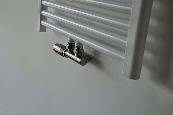 Onderblok Radiator Aansluitset Wiesbaden 16x2,0 +15 Compressie Rechtshoek Links Aansluiting Geborsteld Staal (RVS Look)