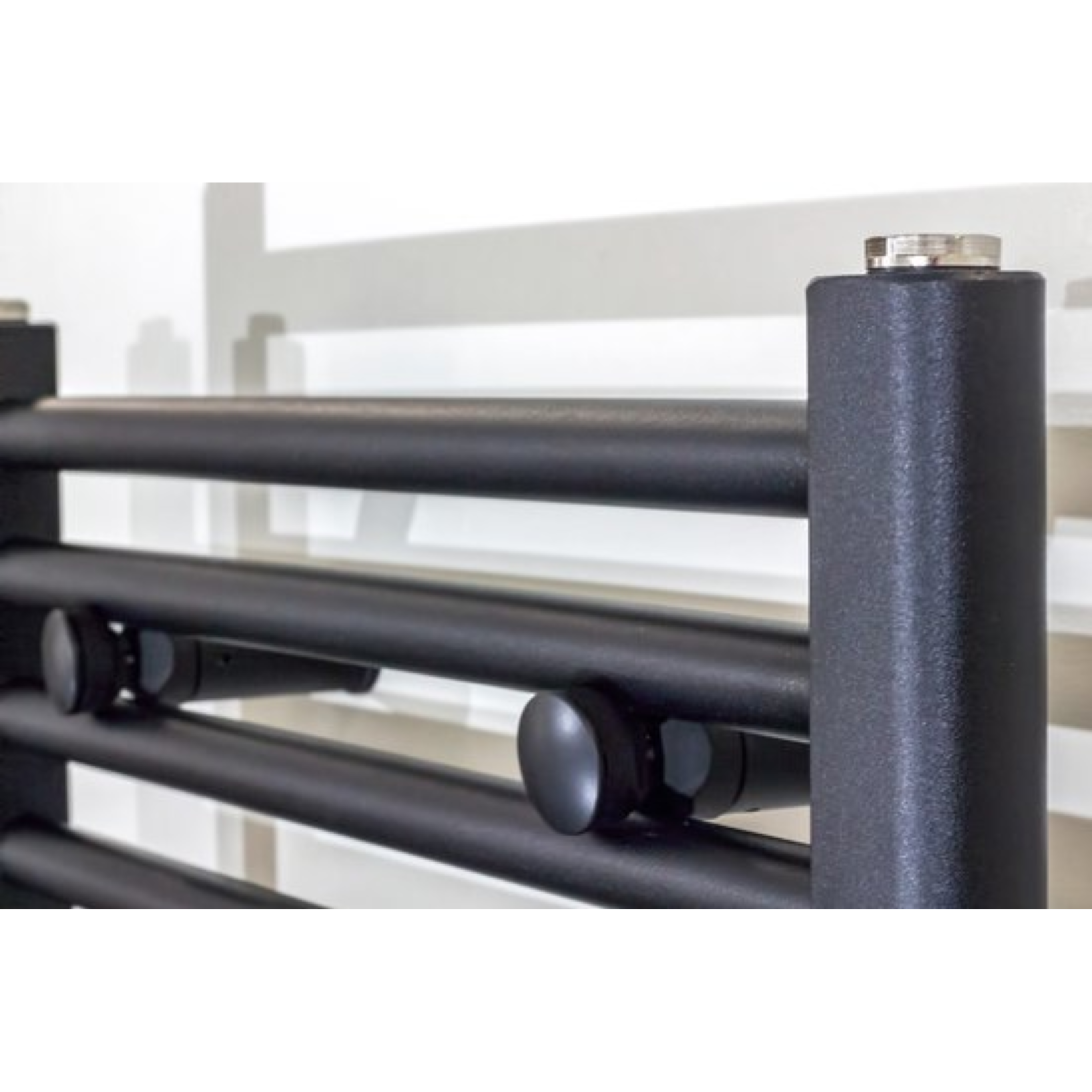 BELRAD Badkamer Radiator Zwart Mat Geborsteld – Middenaansluiting Secundaire afbeelding