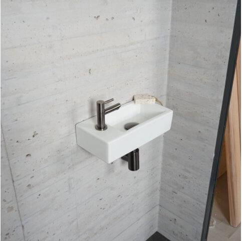 Carrara Marmer Look Fonteinset Wiesbaden in Gun Metal Kleur (Kraangat Links)