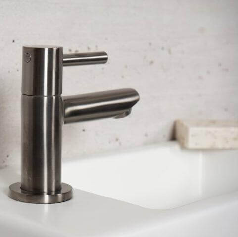 Carrara Marmer Look Fonteinset Wiesbaden in Gun Metal Kleur (Kraangat Links)